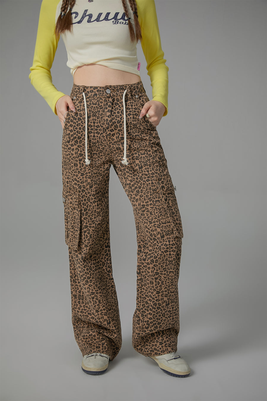 CHUU Leopard Pocket Denim Long Pants