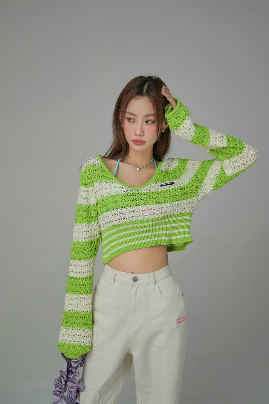 CHUU Striped V-Neck Knit Crop Sweater