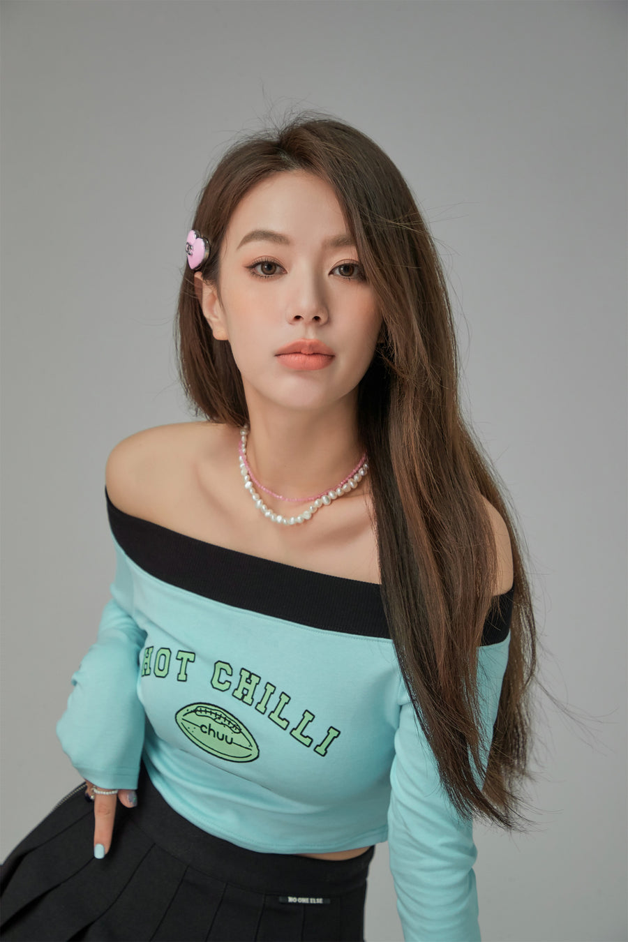 CHUU Hot Chilli Off The Shoulder Long Sleeve T-Shirt