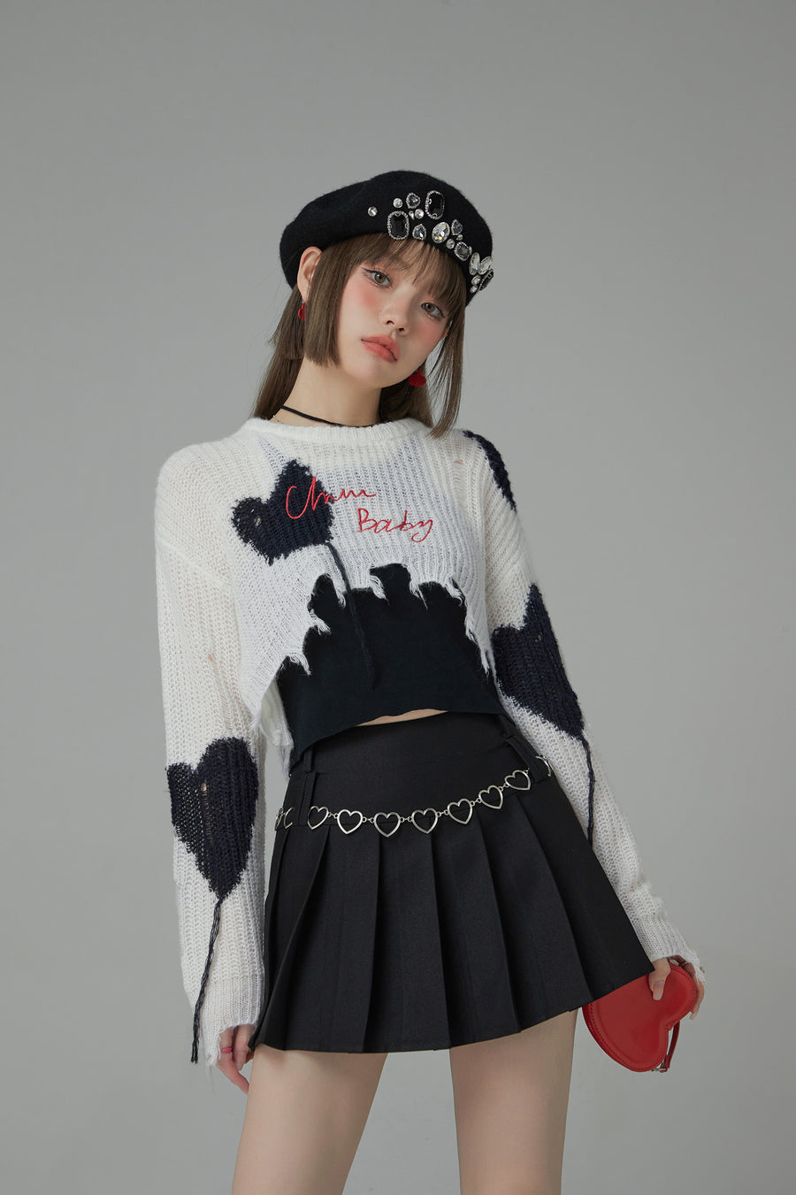 CHUU Distressed Heart Cropped Knit Sweater