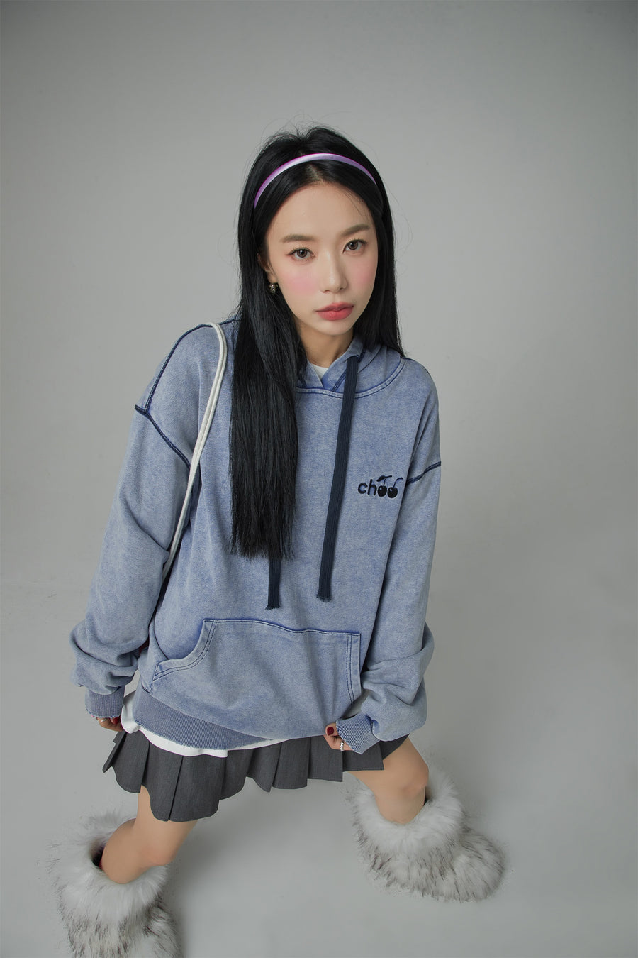 CHUU Casual Love Cherry Embroidery String Hoodie