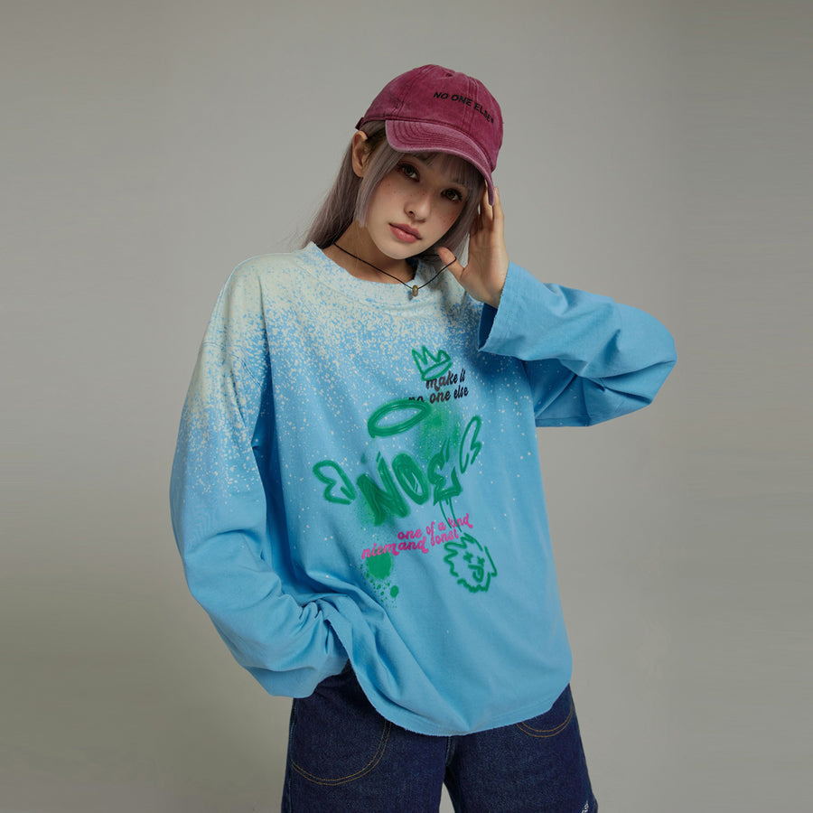 CHUU Angel Graffiti Logo Gradient Long-Sleeves Top