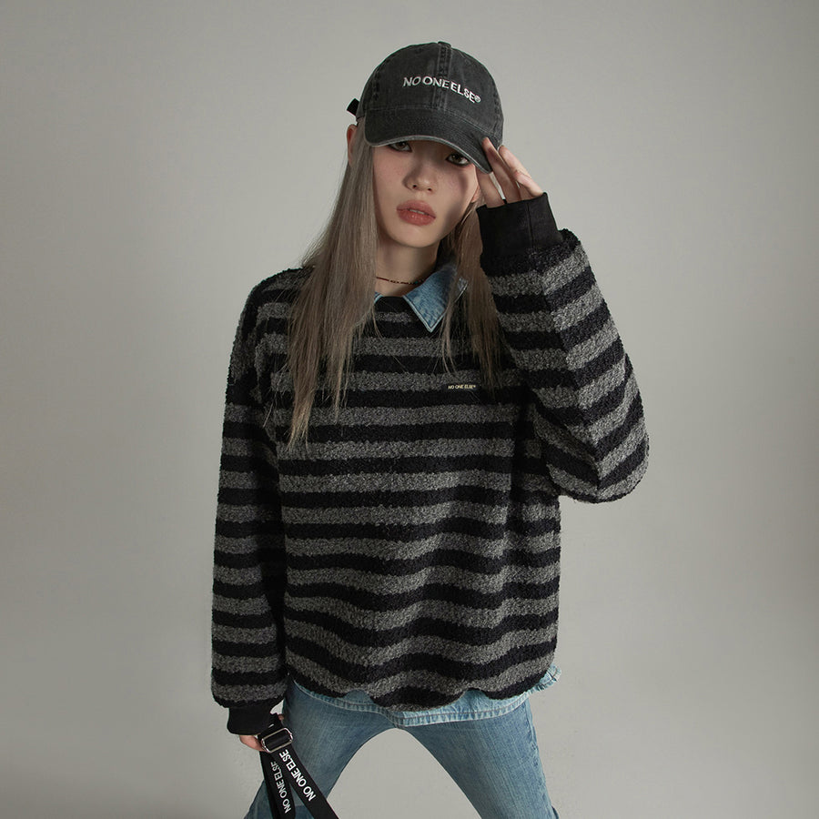 CHUU Striped Loose-Fit Sweatshirt