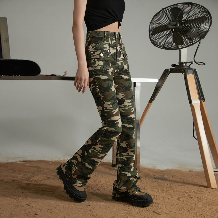 CHUU Camouflage Bootcut Pants