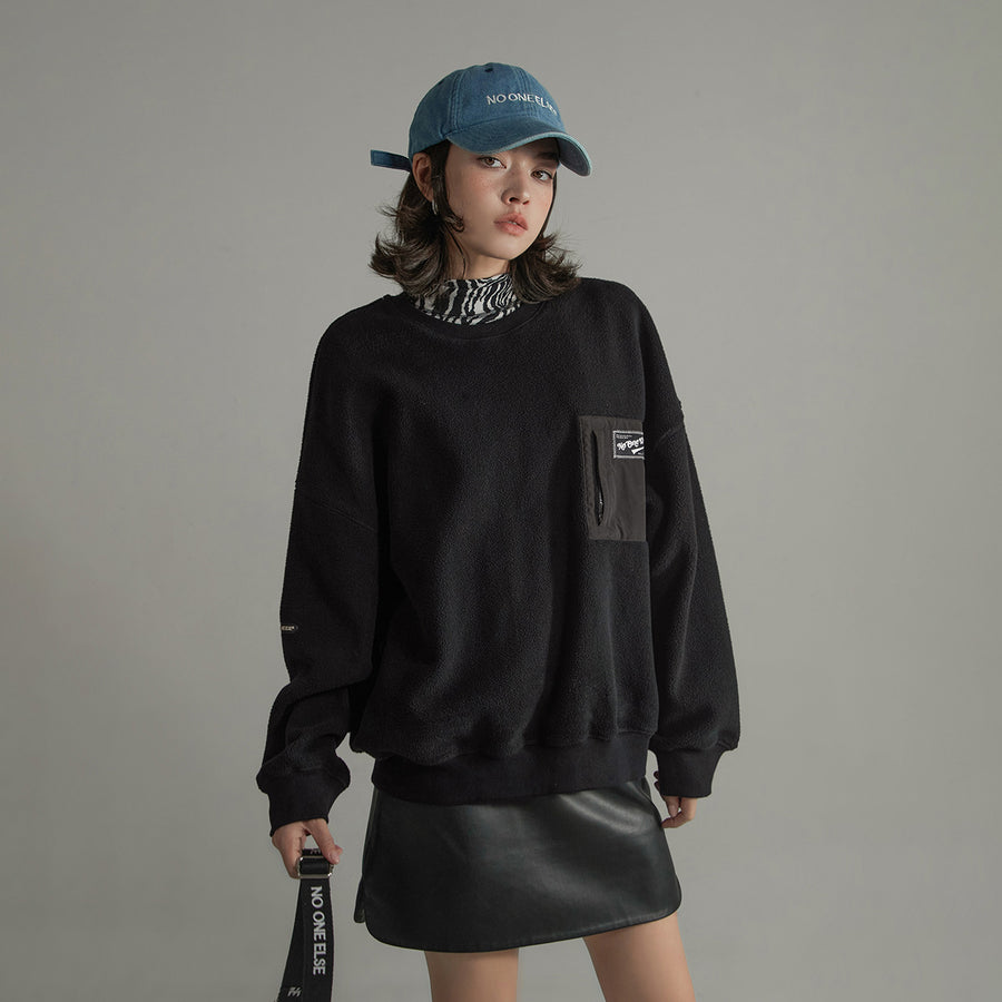 CHUU Side Pocket Fleece Round Neck Sweatshirt