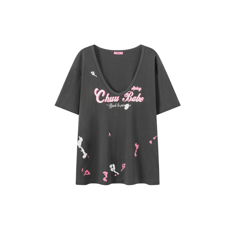 CHUU Chuu Babe U-Neck Loose-Fit T-Shirt