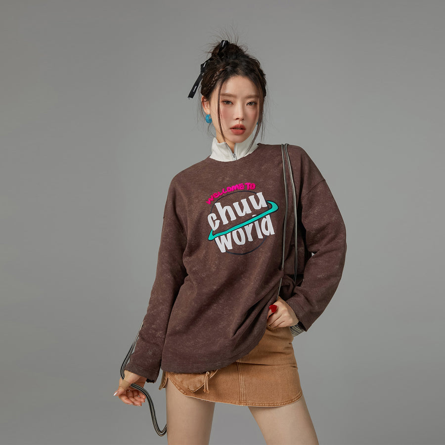 CHUU Welcome To Chuu World Sweatshirt