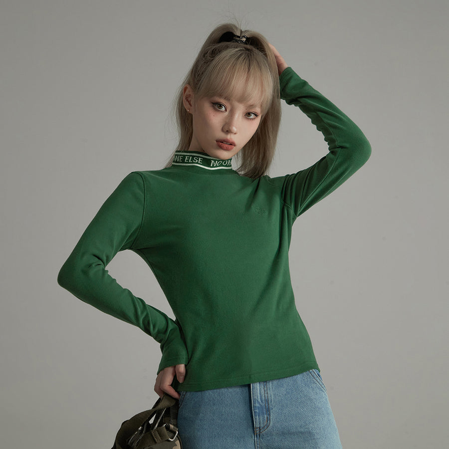 CHUU Noe High Neck T-Shirt