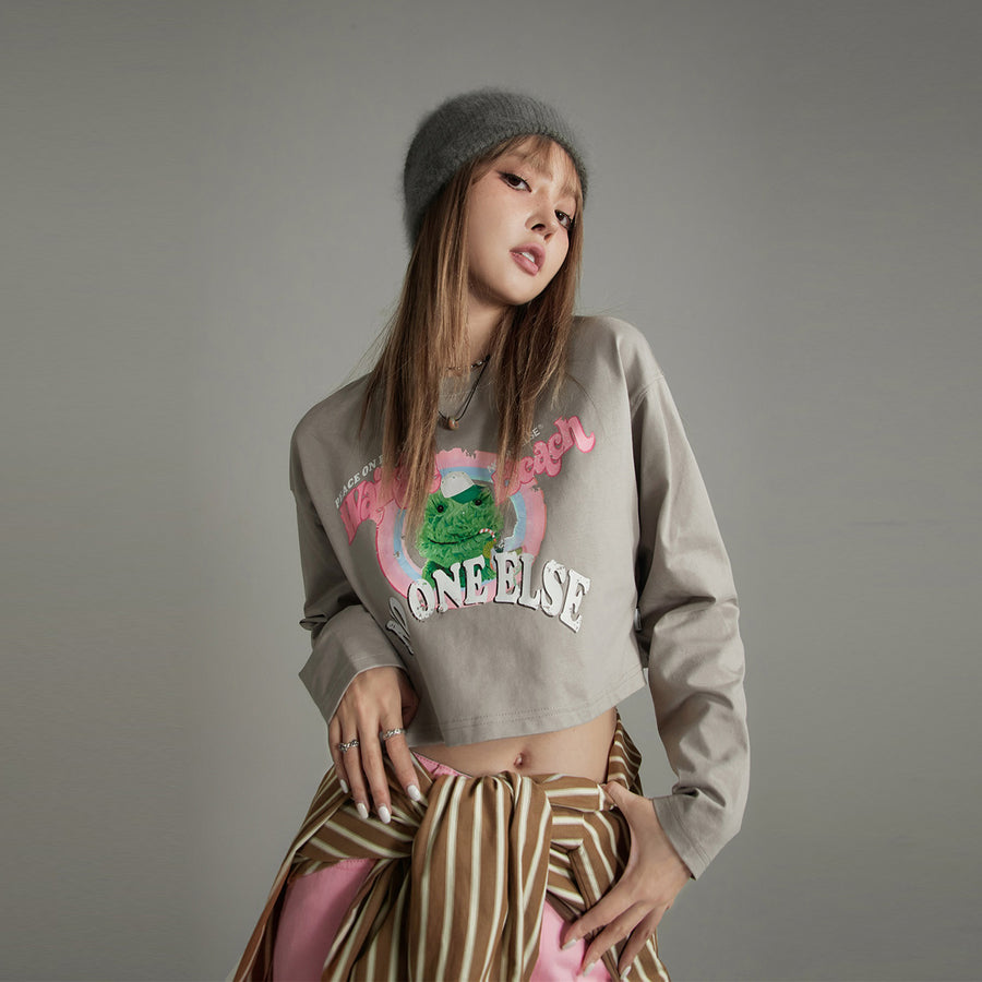 CHUU Waikiki Beach Long Sleeve Crop T-Shirt