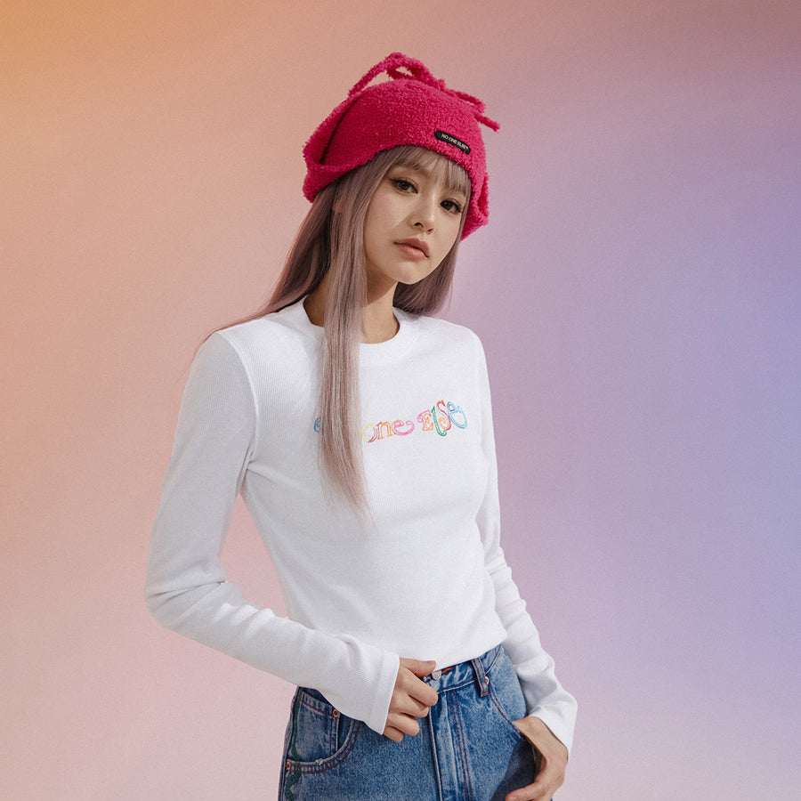 CHUU Color Embroidered Cropped T-Shirt