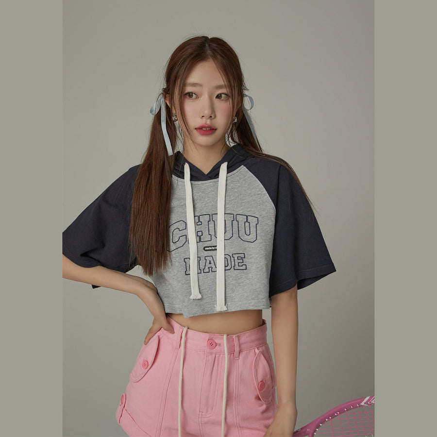 CHUU Contrast Raglan Cropped Hoodie