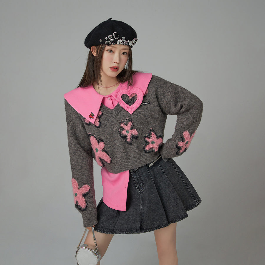 CHUU Dramatic Flowers Crop V-Neck Knit Sweater