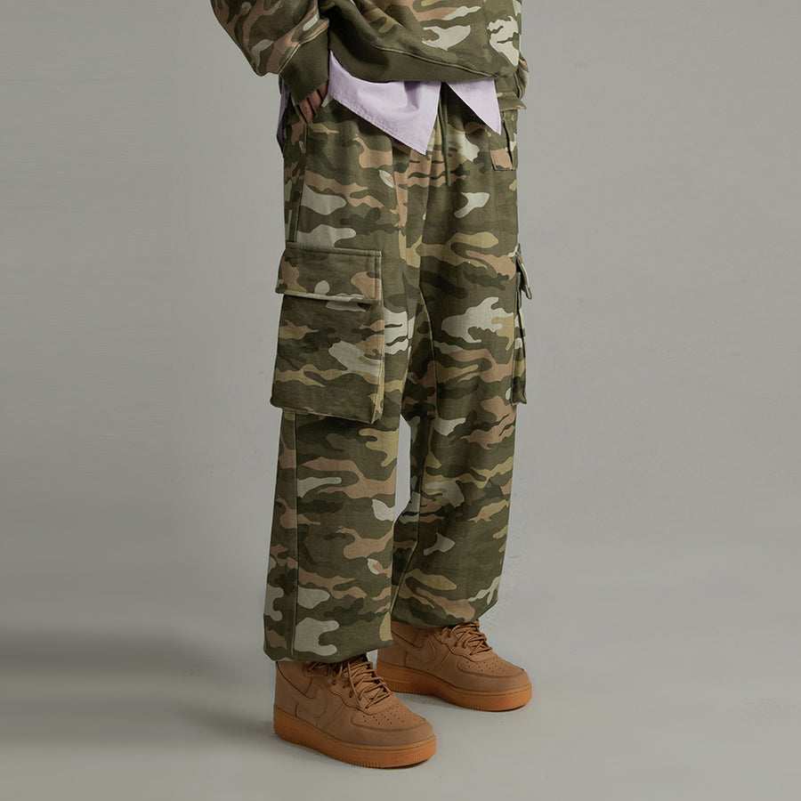 CHUU Camo Cargo Wide Cotton Pants