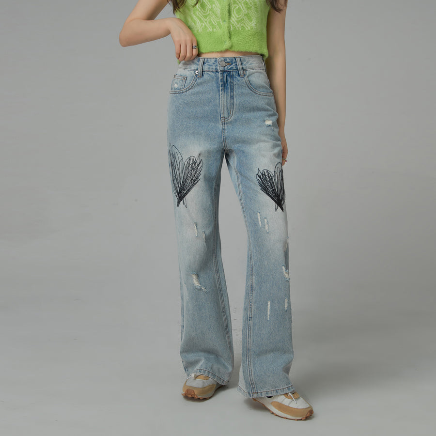 CHUU Queen Of Hearts Embroidered Distressed Denim Jeans