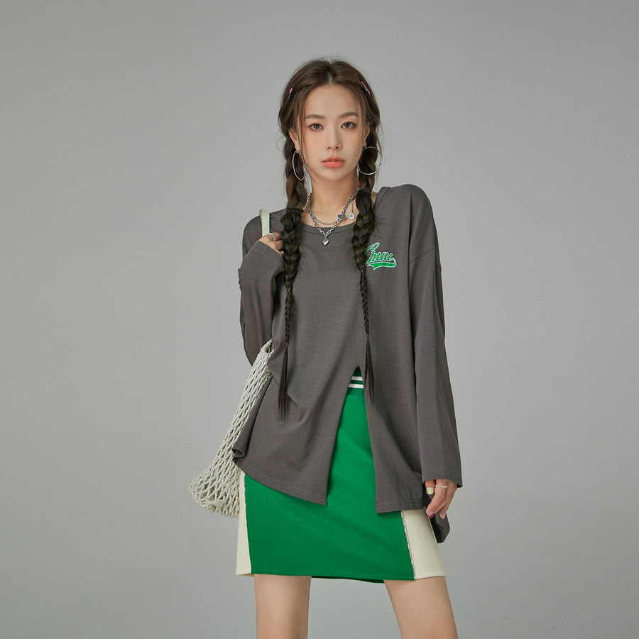 CHUU Side Slit Chuu Logo Loosefit Skater Top