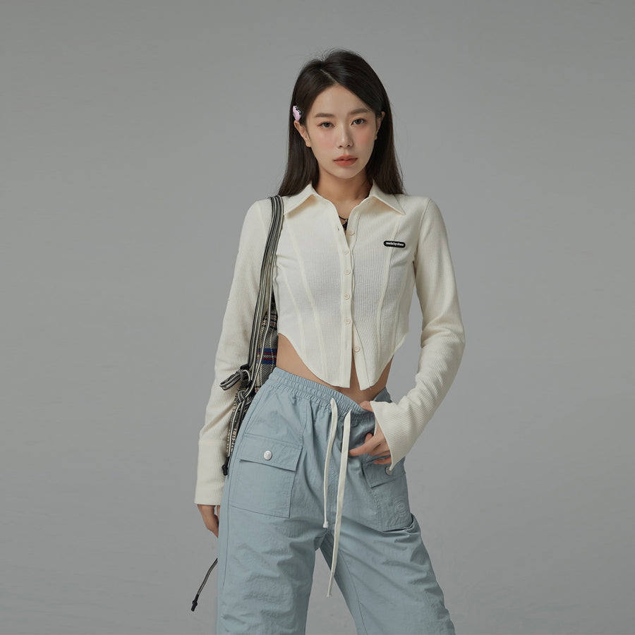 CHUU Logo Embroidered Cropped Shirt