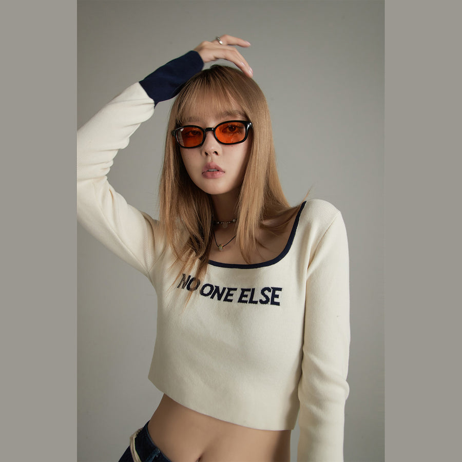 CHUU Round Neck Lettering Long Sleeve Crop Knit Top