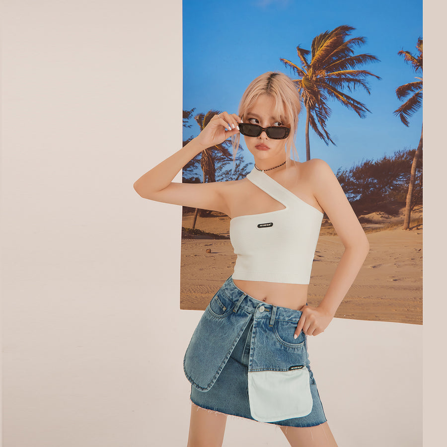 CHUU Oblique Strap Off-Shoulder Top