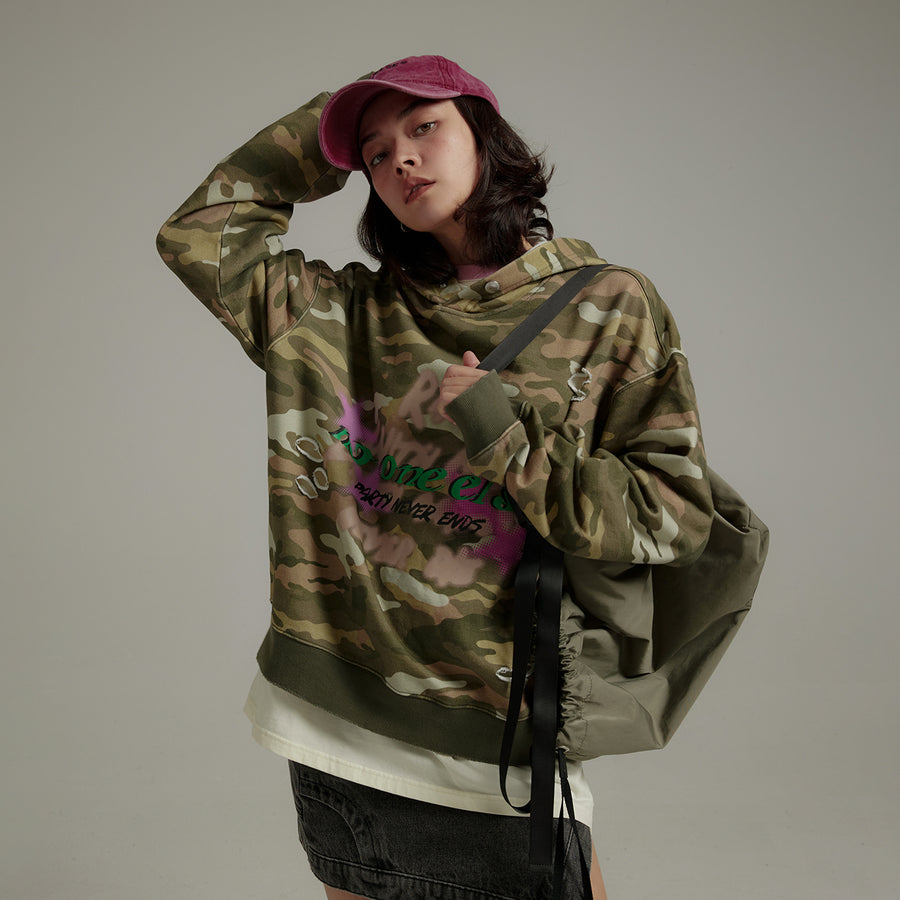 CHUU Camouflage Loose Fit Hoodie