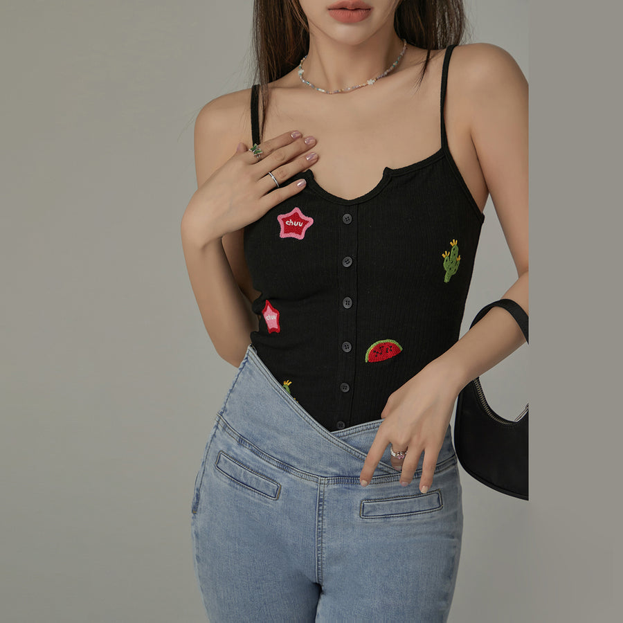 CHUU Embroidered Ribbed Top