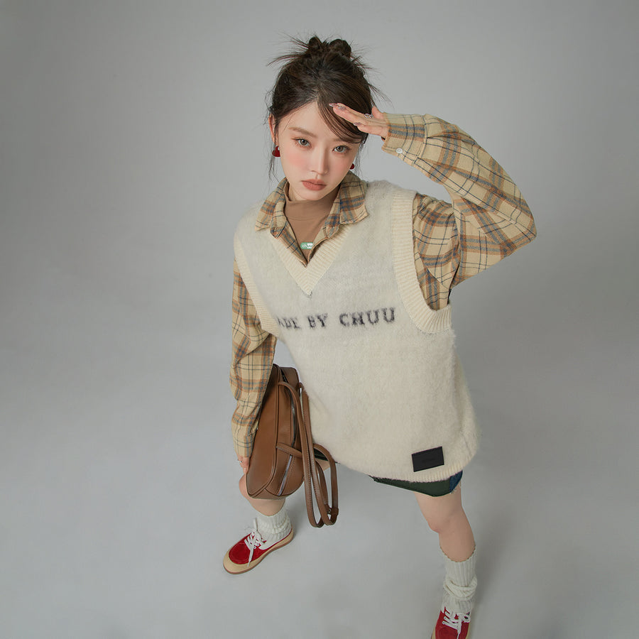 CHUU My Energy Is Right V-Neck Loose Fit Vest