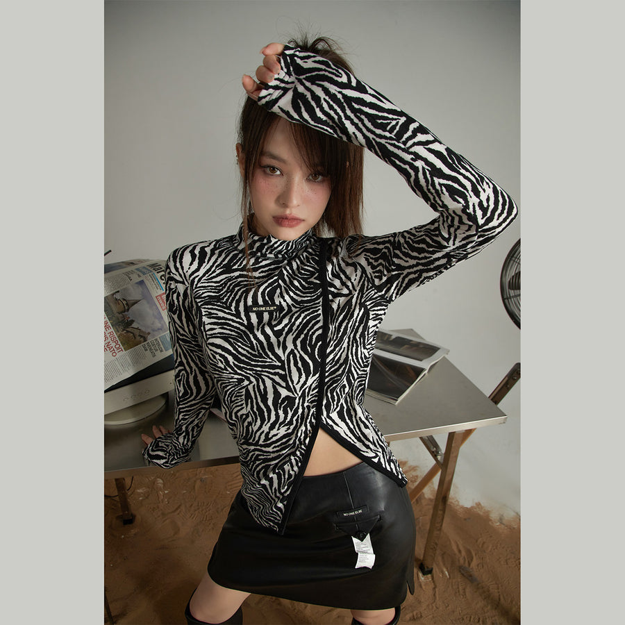 CHUU Zebra Cropped Side Slit T-Shirt