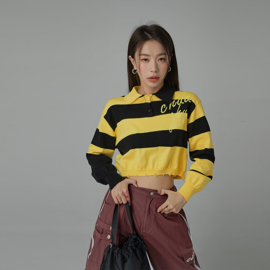 CHUU Chuu Lettering Color Cropped Knit Sweater