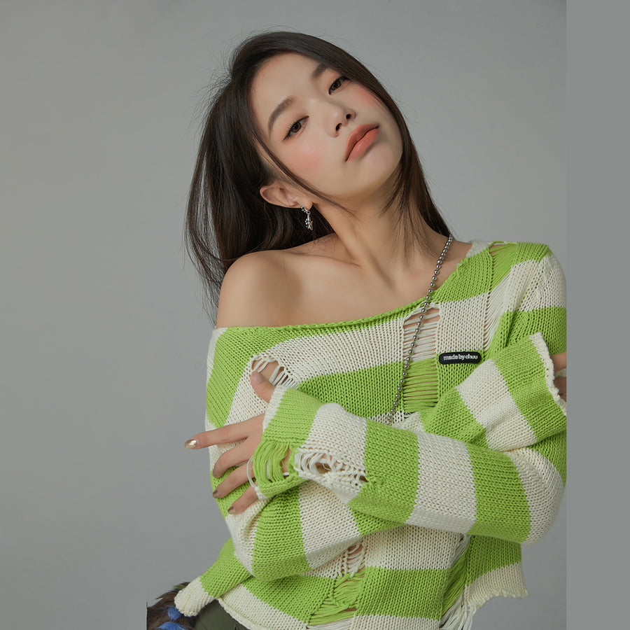 CHUU Distressed Stripe Crop Knit Top