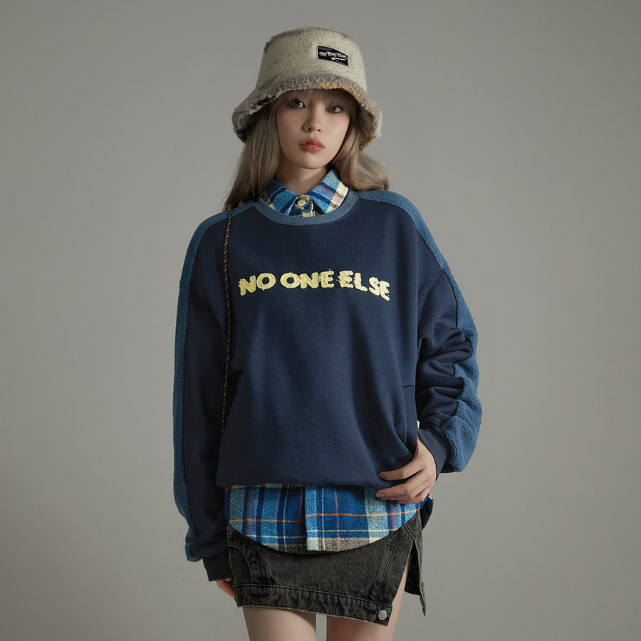 CHUU Round Collar Front Pocket Sweatshirt