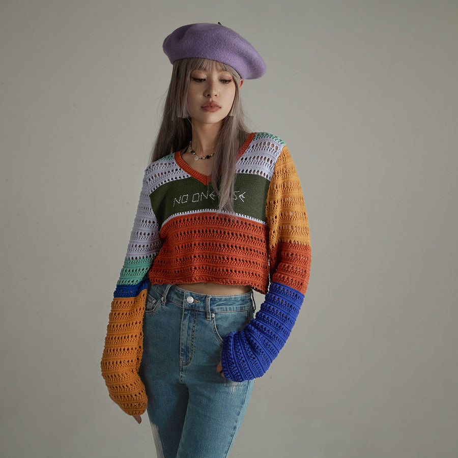 CHUU V-Neck Hole Knitted Color Knit Sweater