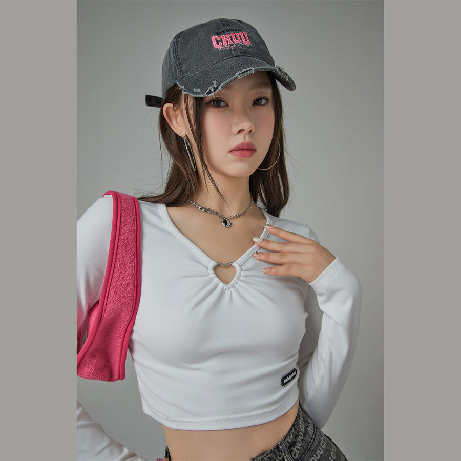 CHUU Sweet Heart Key Hole Cropped T-Shirt