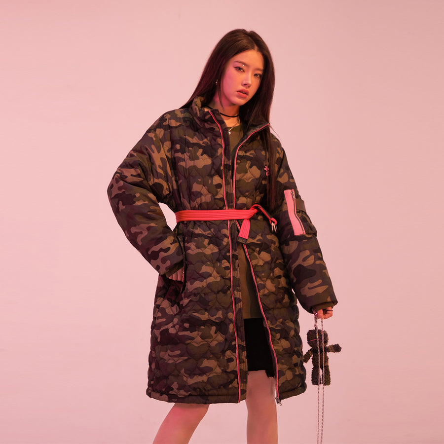 CHUU Louder Than A Lion Hot Girl Camouflage Loose-Fit Padded Coat