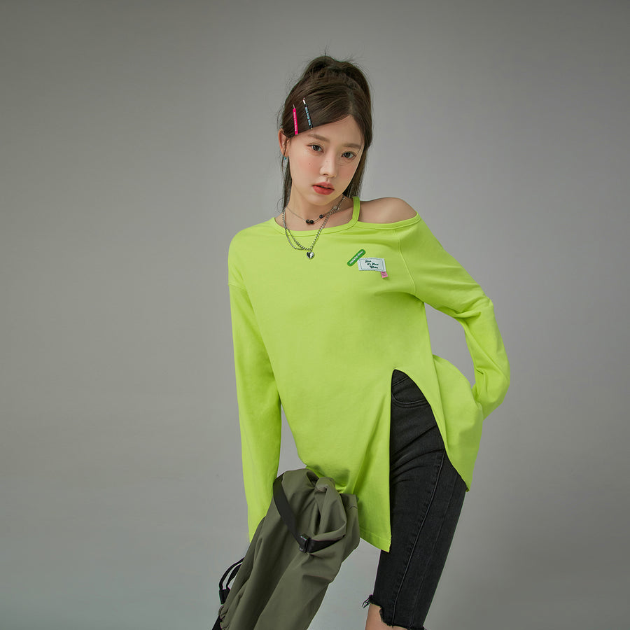 CHUU Front Slit Open Shoulder Top