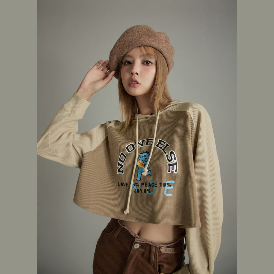 CHUU Two Toned Loose Fit Cropped Hoodie