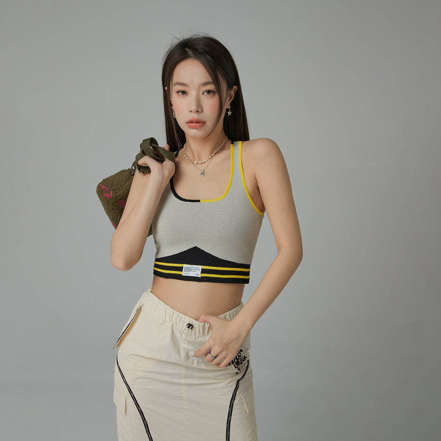 CHUU Color Contrast Sleeveless Crop Top