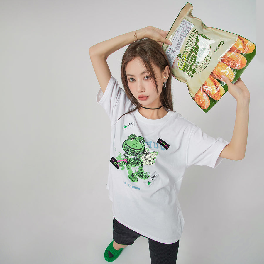 CHUU Happy Frog Is An Angel Print T-Shirt