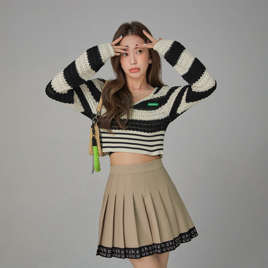 CHUU Striped V-Neck Knit Crop Sweater