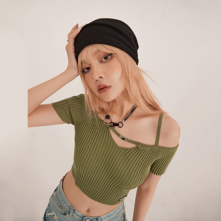 CHUU Off-Shoulder Ribbed Crop Top