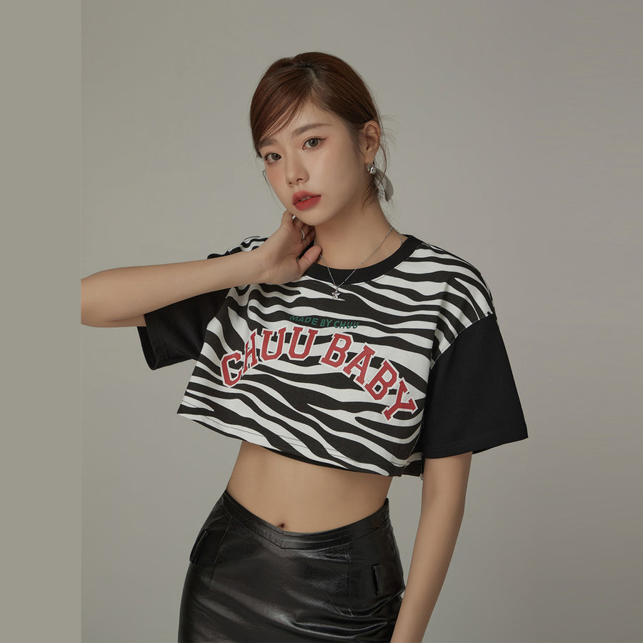 CHUU Zebra Contrast Cropped T-Shirt