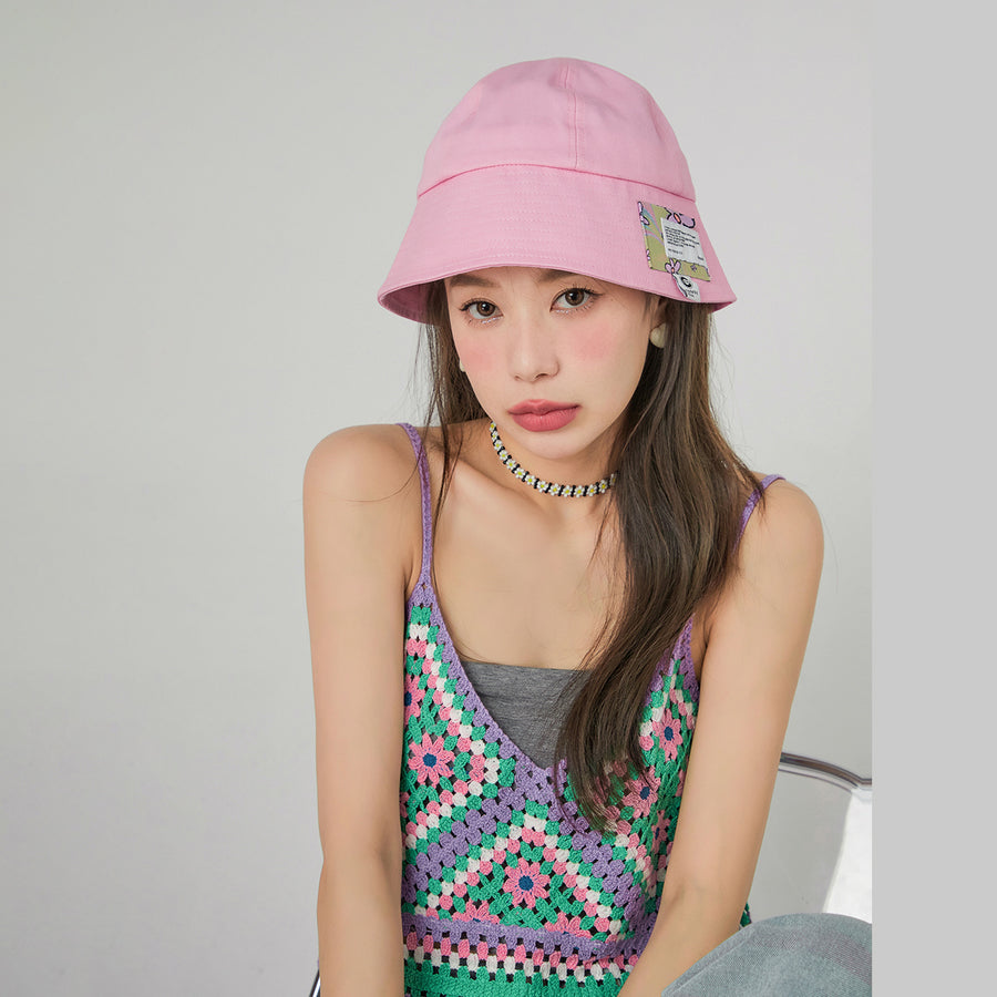 CHUU Flower Tag Bucket Hat